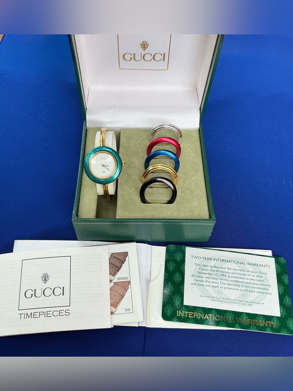 Authentic GUCCI bangle watch with Interchangeable Bezels❤️💙💛💚🖤